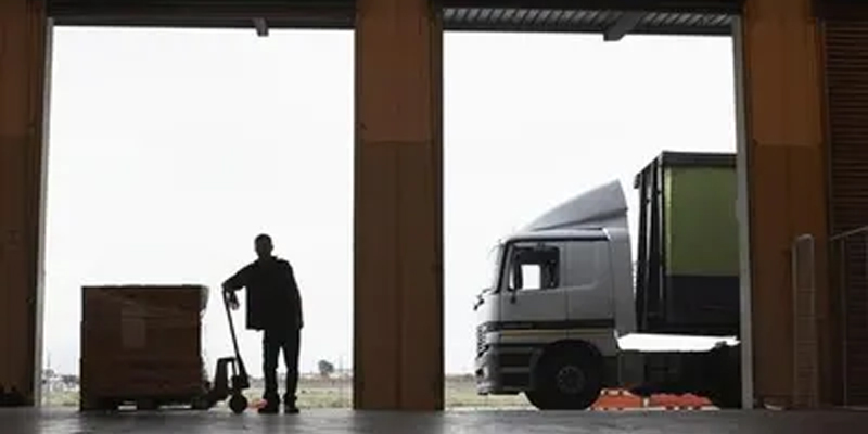 İşçiler ve Malzeme Taşıyıcıları (Elle)