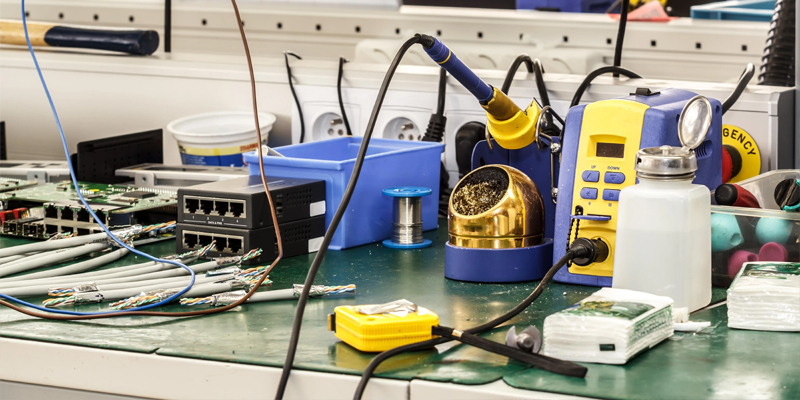 Elektrik ve Elektronik Ekipman Montajcıları