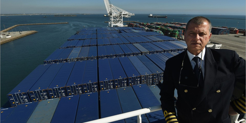 Su Taşıtları Kaptanları, Yardımcıları ve Pilotları