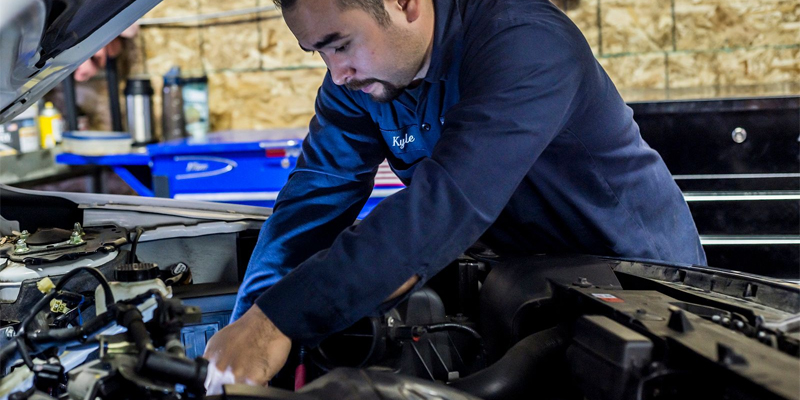 Otomotiv Servis Teknisyenleri ve Mekanikleri