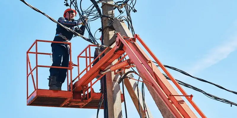 Elektrik Hattı Montajcıları ve Tamircileri