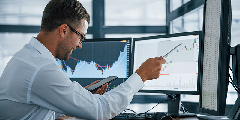 Finansal ve Yatırım Analistleri